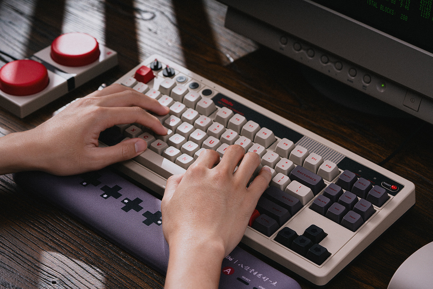 8Bitdo Retro Mechanical Keyboa - огляд і ціна Retro Gaming Windows